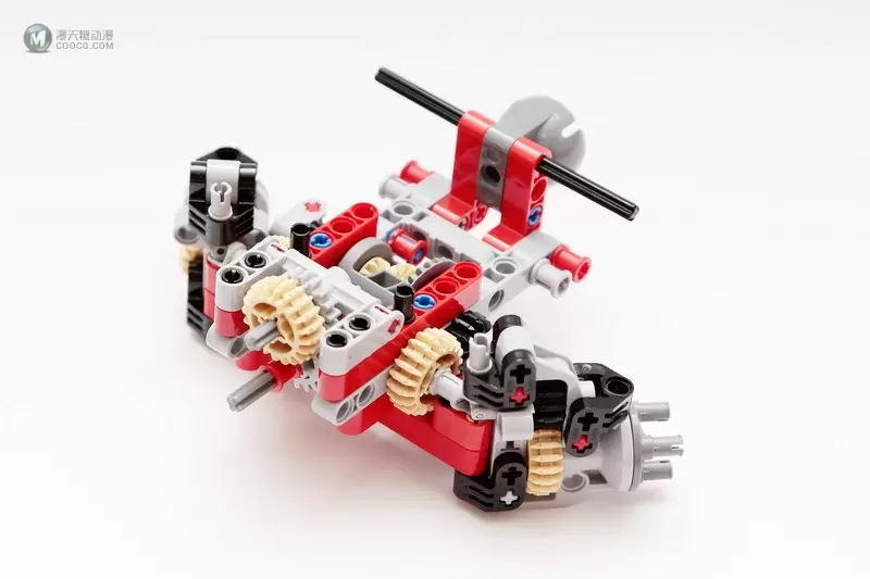 爬啊爬,带着我从一个坑爬到另一个坑的四驱攀爬车:LEGO 9398 4x4 Crawler 遥控四驱越野车 爬啊爬,带着我从一个坑爬到另一个坑的四驱攀爬车:LEGO 9398 4x4 Crawler 遥控四驱越野车