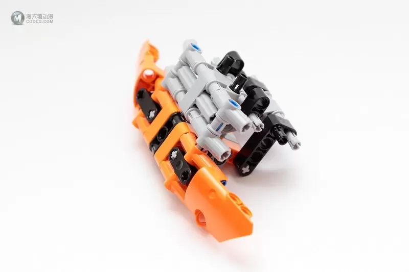 爬啊爬,带着我从一个坑爬到另一个坑的四驱攀爬车:LEGO 9398 4x4 Crawler 遥控四驱越野车 爬啊爬,带着我从一个坑爬到另一个坑的四驱攀爬车:LEGO 9398 4x4 Crawler 遥控四驱越野车