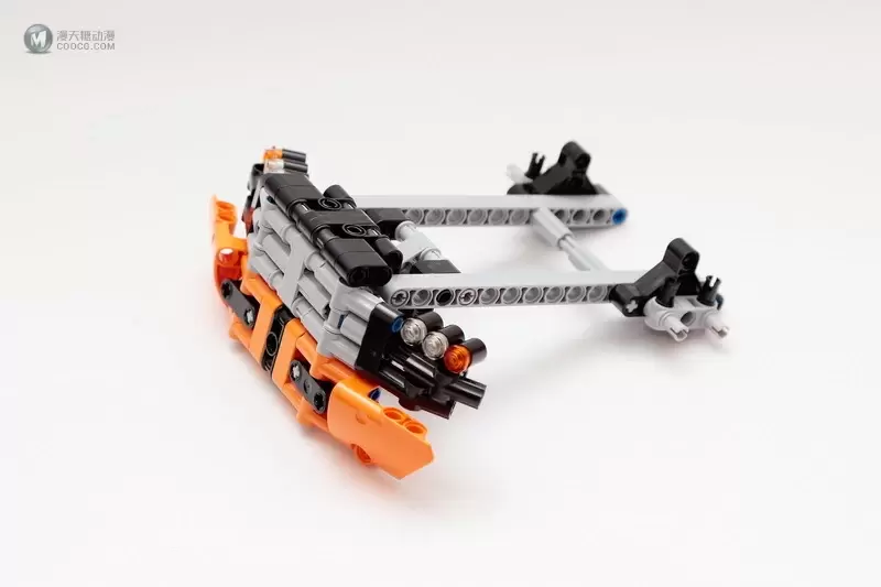 爬啊爬,带着我从一个坑爬到另一个坑的四驱攀爬车:LEGO 9398 4x4 Crawler 遥控四驱越野车 爬啊爬,带着我从一个坑爬到另一个坑的四驱攀爬车:LEGO 9398 4x4 Crawler 遥控四驱越野车