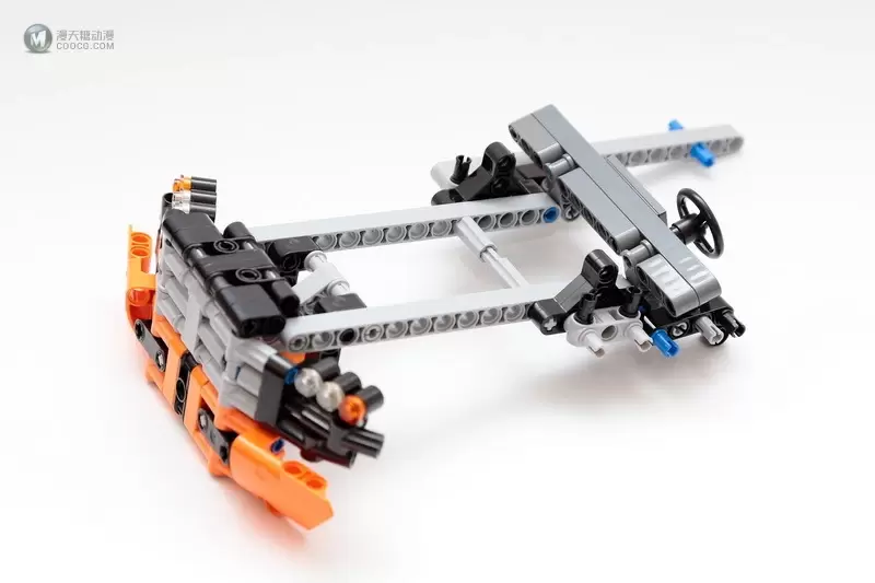 爬啊爬,带着我从一个坑爬到另一个坑的四驱攀爬车:LEGO 9398 4x4 Crawler 遥控四驱越野车 爬啊爬,带着我从一个坑爬到另一个坑的四驱攀爬车:LEGO 9398 4x4 Crawler 遥控四驱越野车