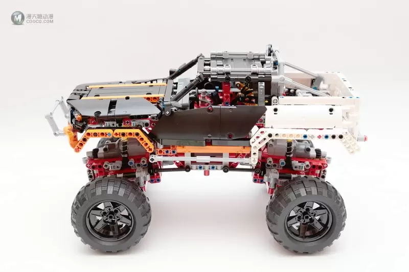 爬啊爬,带着我从一个坑爬到另一个坑的四驱攀爬车:LEGO 9398 4x4 Crawler 遥控四驱越野车 爬啊爬,带着我从一个坑爬到另一个坑的四驱攀爬车:LEGO 9398 4x4 Crawler 遥控四驱越野车