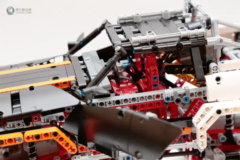 爬啊爬,带着我从一个坑爬到另一个坑的四驱攀爬车:LEGO 9398 4x4 Crawler 遥控四驱越野车 爬啊爬,带着我从一个坑爬到另一个坑的四驱攀爬车:LEGO 9398 4x4 Crawler 遥控四驱越野车