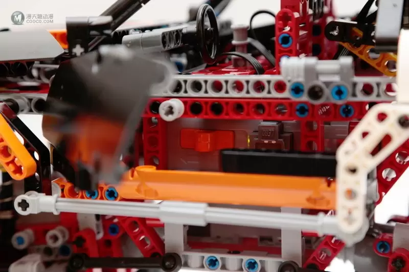 爬啊爬,带着我从一个坑爬到另一个坑的四驱攀爬车:LEGO 9398 4x4 Crawler 遥控四驱越野车 爬啊爬,带着我从一个坑爬到另一个坑的四驱攀爬车:LEGO 9398 4x4 Crawler 遥控四驱越野车