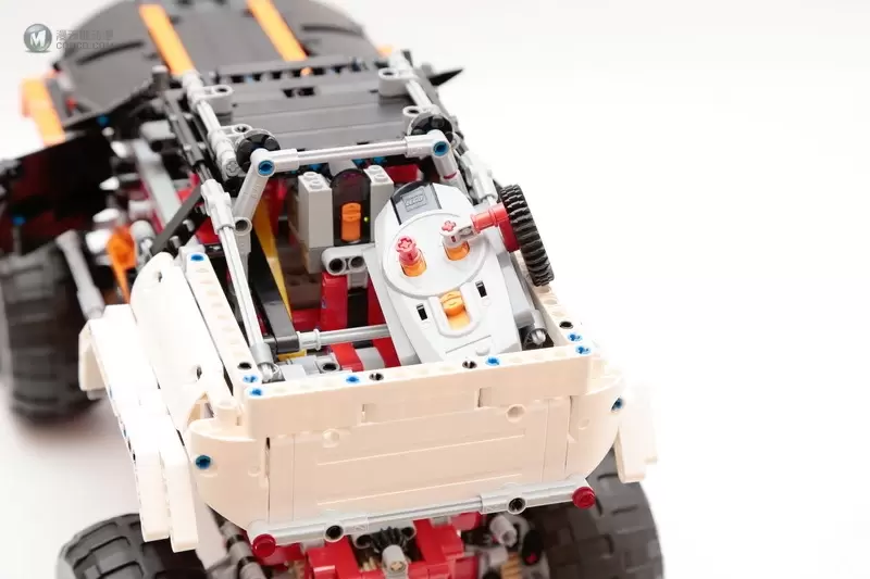 爬啊爬,带着我从一个坑爬到另一个坑的四驱攀爬车:LEGO 9398 4x4 Crawler 遥控四驱越野车 爬啊爬,带着我从一个坑爬到另一个坑的四驱攀爬车:LEGO 9398 4x4 Crawler 遥控四驱越野车