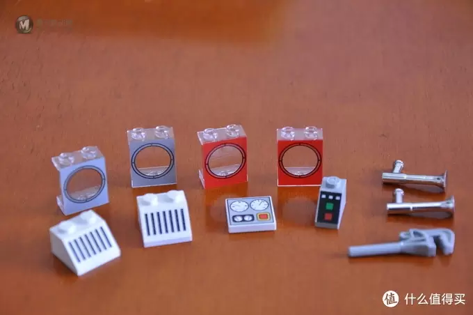 LEGO 乐高 10020 Train Santa Fe Super Chief 圣达菲火车 LEGO 乐高 10020 Train Santa Fe Super Chief 圣达菲火车
