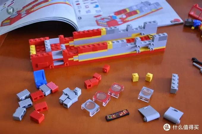 LEGO 乐高 10020 Train Santa Fe Super Chief 圣达菲火车 LEGO 乐高 10020 Train Santa Fe Super Chief 圣达菲火车
