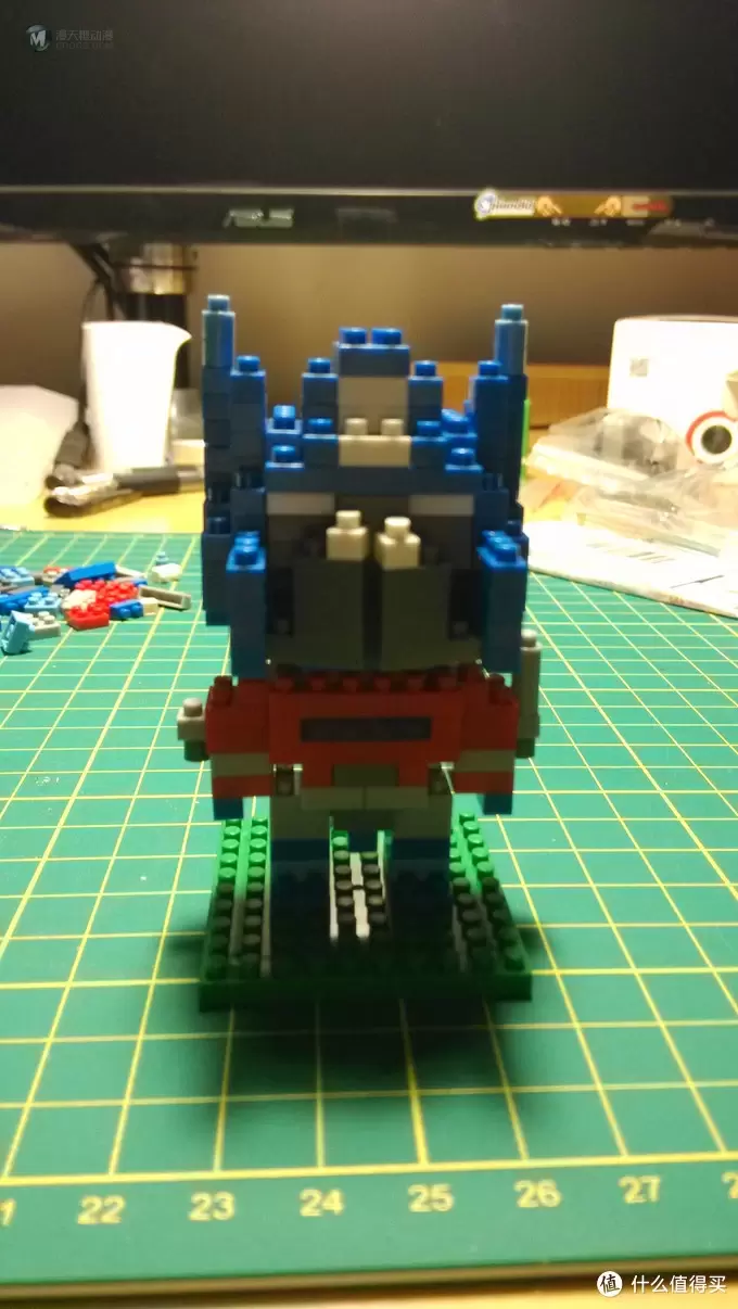 白菜价 loz 俐智 擎天柱 拼装积木,与LEGO 颗粒主观对比 白菜价 loz 俐智 擎天柱 拼装积木,与LEGO 颗粒主观对比