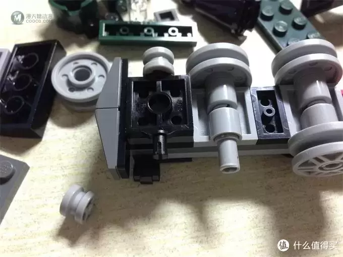 LEGO 乐高 创意百变组 31015 翡翠号列车 — 小积木 大智慧 LEGO 乐高 创意百变组 31015 翡翠号列车 — 小积木 大智慧