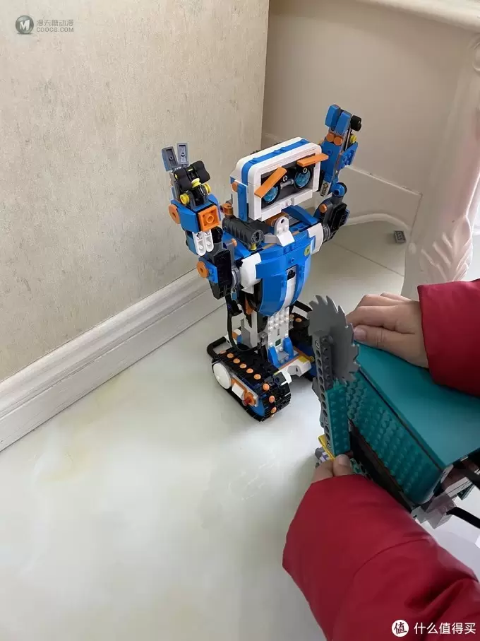 轩爸Lego 第二篇:Lego Boost 75253 机器人指挥官体验 轩爸Lego 第二篇:Lego Boost 75253 机器人指挥官体验