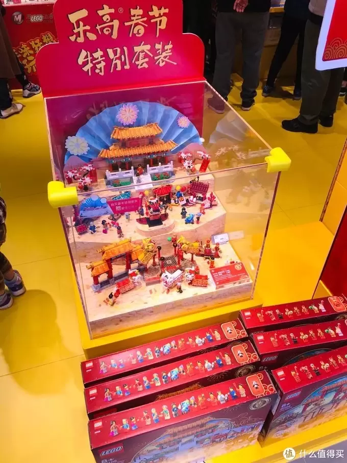 再逛乐高店,只买了几个钥匙扣 再逛乐高店,只买了几个钥匙扣