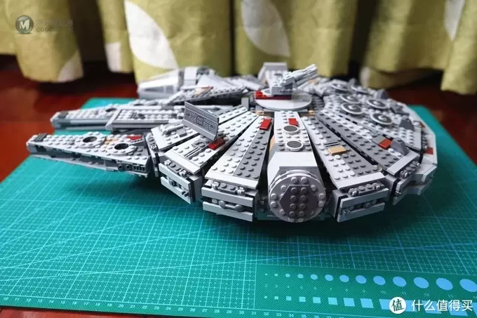 乐高乐高bong 篇二:非星战迷也愿意买的玩具--LEGO乐高75105千年隼号展示 乐高乐高bong 篇二:非星战迷也愿意买的玩具--LEGO乐高75105千年隼号展示