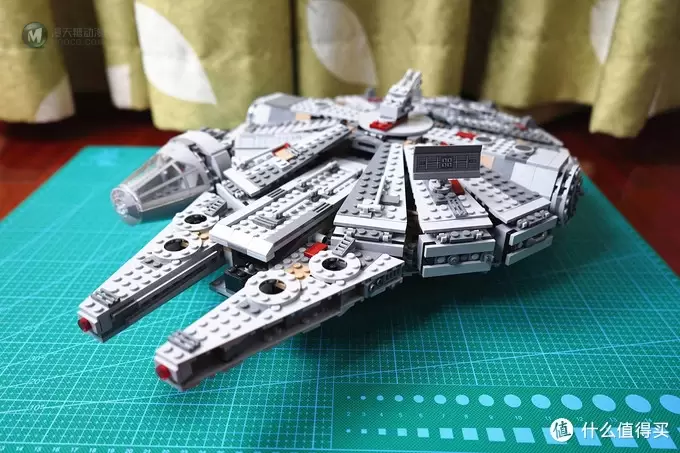 乐高乐高bong 篇二:非星战迷也愿意买的玩具--LEGO乐高75105千年隼号展示 乐高乐高bong 篇二:非星战迷也愿意买的玩具--LEGO乐高75105千年隼号展示