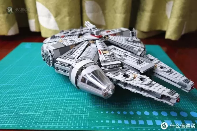 乐高乐高bong 篇二:非星战迷也愿意买的玩具--LEGO乐高75105千年隼号展示 乐高乐高bong 篇二:非星战迷也愿意买的玩具--LEGO乐高75105千年隼号展示