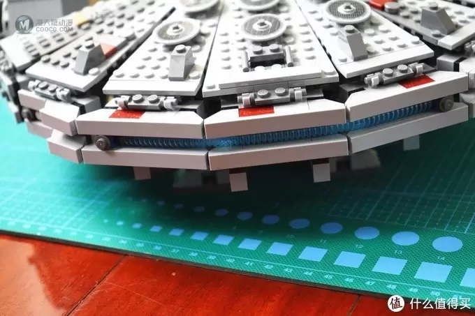 乐高乐高bong 篇二:非星战迷也愿意买的玩具--LEGO乐高75105千年隼号展示 乐高乐高bong 篇二:非星战迷也愿意买的玩具--LEGO乐高75105千年隼号展示