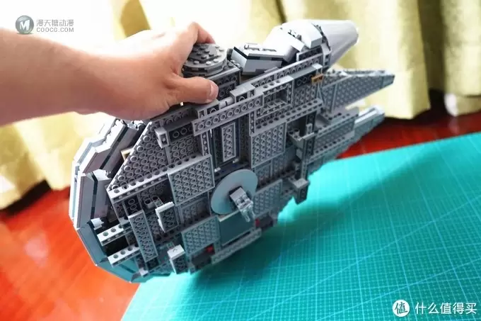 乐高乐高bong 篇二:非星战迷也愿意买的玩具--LEGO乐高75105千年隼号展示 乐高乐高bong 篇二:非星战迷也愿意买的玩具--LEGO乐高75105千年隼号展示