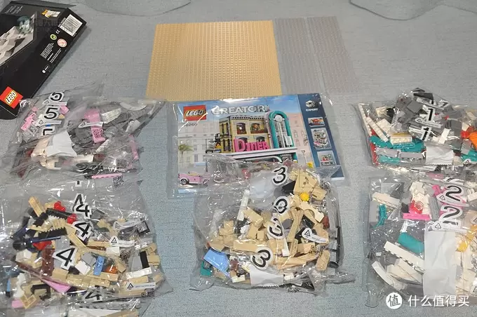 单反毁一生,LEGO穷三代 篇一百三十二:LEGO 乐高 街景 10260 Downtown Diner 美式怀旧餐厅 单反毁一生,LEGO穷三代 篇一百三十二:LEGO 乐高 街景 10260 Downtown Diner 美式怀旧餐厅