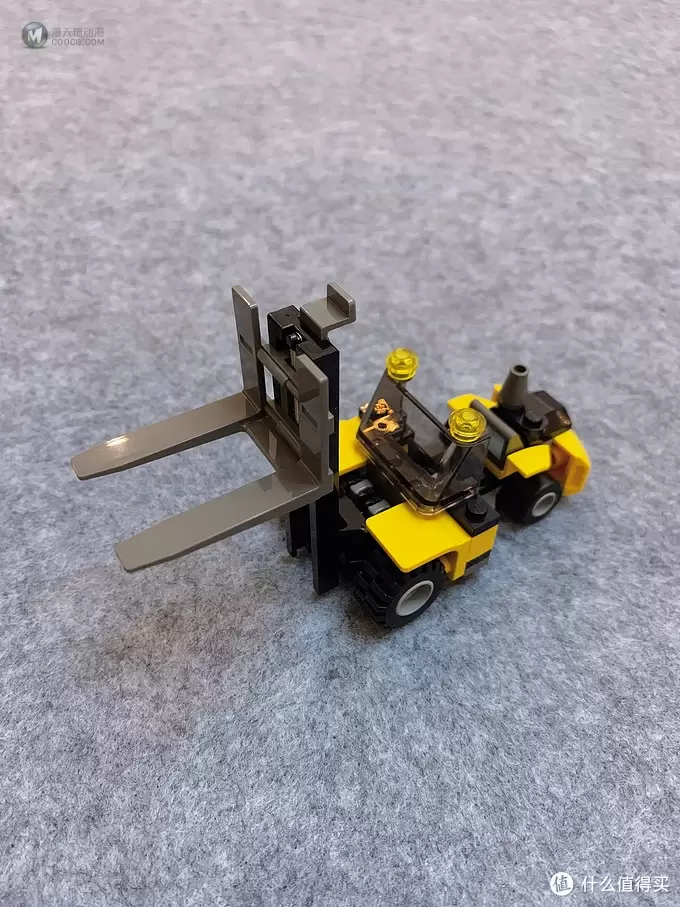 乐高小小追绝日记 篇十八:LEGO 4512 货运列车 乐高小小追绝日记 篇十八:LEGO 4512 货运列车
