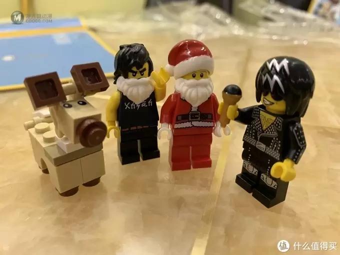充满温馨的冬季套装:LEGO 乐高 10245 圣诞老人工作室 充满温馨的冬季套装:LEGO 乐高 10245 圣诞老人工作室