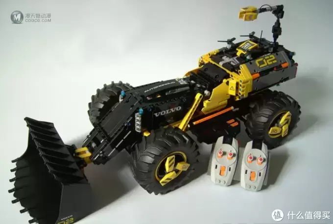 LEGO 乐高 拼拼乐 篇176:未来与现代的结合:42081 沃尔沃 ZEUX 概念式装载机 LEGO 乐高 拼拼乐 篇176:未来与现代的结合:42081 沃尔沃 ZEUX 概念式装载机