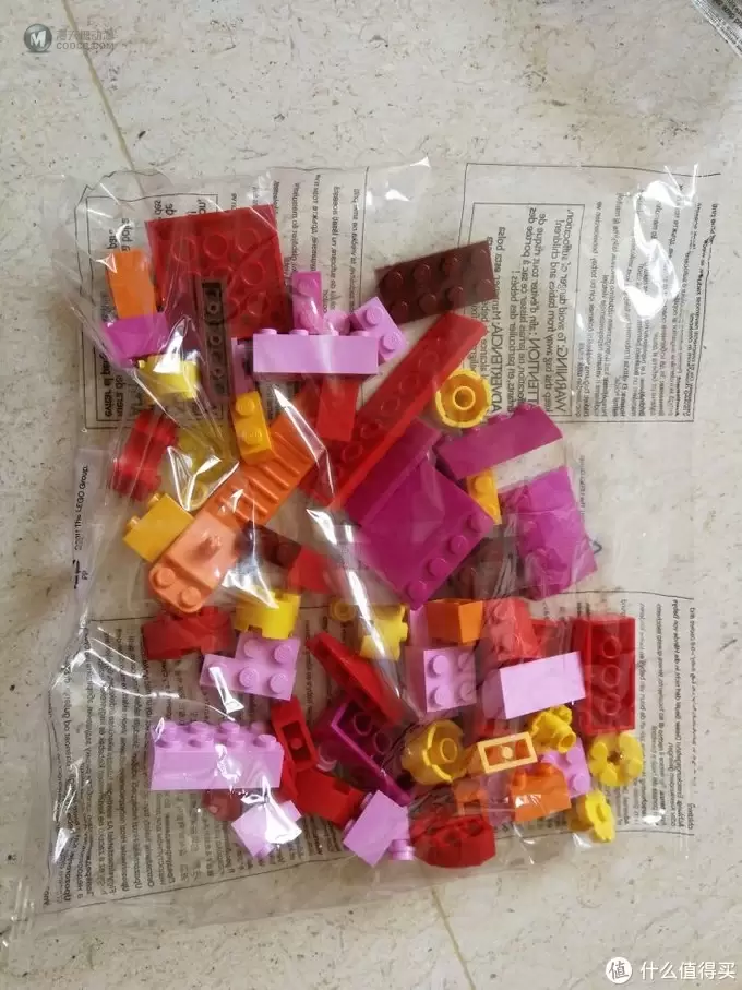 乐高拼搭 篇二:乐高10692小号积木桶 开箱晒物 乐高拼搭 篇二:乐高10692小号积木桶 开箱晒物