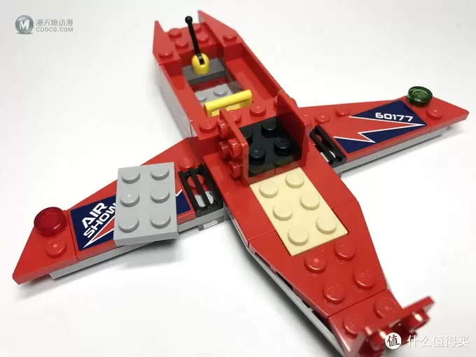 稍微丑了点:LEGO 乐高 60177 空中特技喷气机开箱 稍微丑了点:LEGO 乐高 60177 空中特技喷气机开箱