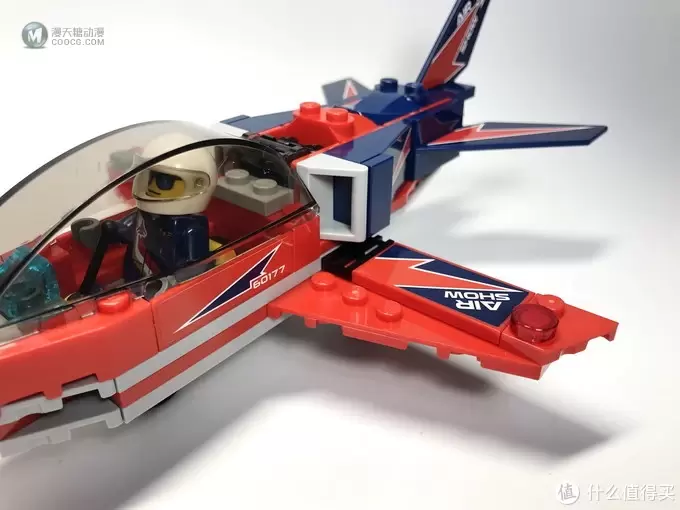 稍微丑了点:LEGO 乐高 60177 空中特技喷气机开箱 稍微丑了点:LEGO 乐高 60177 空中特技喷气机开箱