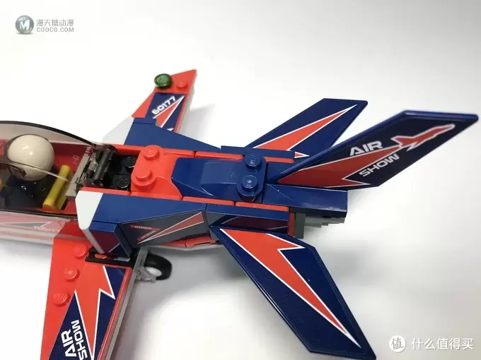 稍微丑了点:LEGO 乐高 60177 空中特技喷气机开箱 稍微丑了点:LEGO 乐高 60177 空中特技喷气机开箱
