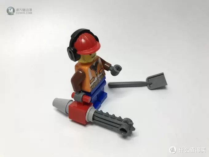 玩法多样:LEGO 乐高 城市系列 60181 林业工程车 玩法多样:LEGO 乐高 城市系列 60181 林业工程车