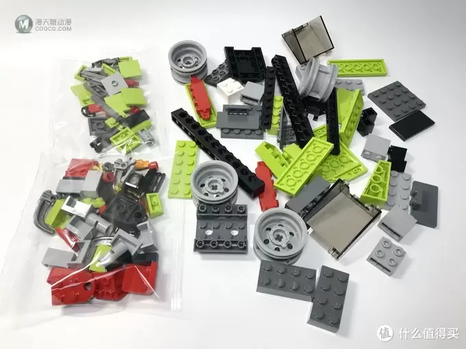 玩法多样:LEGO 乐高 城市系列 60181 林业工程车 玩法多样:LEGO 乐高 城市系列 60181 林业工程车