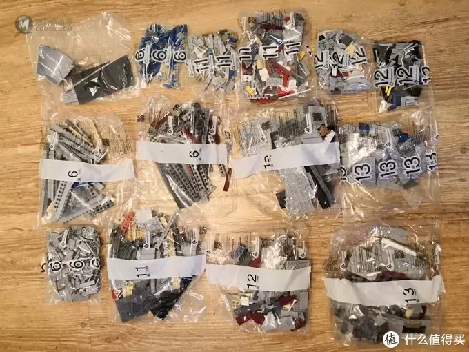 LEGO 乐高 75192 千年隼晒单附带支架展示 LEGO 乐高 75192 千年隼晒单附带支架展示