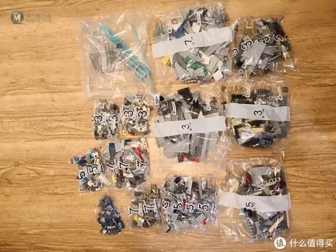 LEGO 乐高 75192 千年隼晒单附带支架展示 LEGO 乐高 75192 千年隼晒单附带支架展示