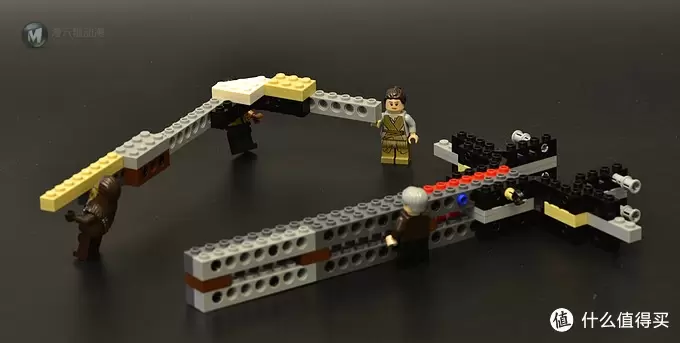 LEGO 乐高 75192 千年隼晒单附带支架展示 LEGO 乐高 75192 千年隼晒单附带支架展示