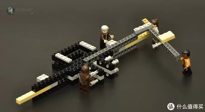 LEGO 乐高 75192 千年隼晒单附带支架展示 LEGO 乐高 75192 千年隼晒单附带支架展示
