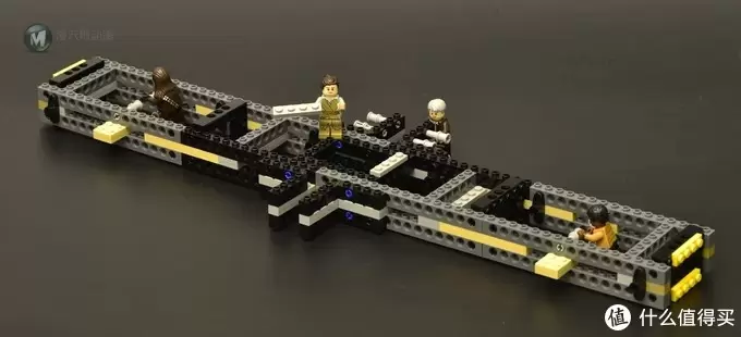 LEGO 乐高 75192 千年隼晒单附带支架展示 LEGO 乐高 75192 千年隼晒单附带支架展示