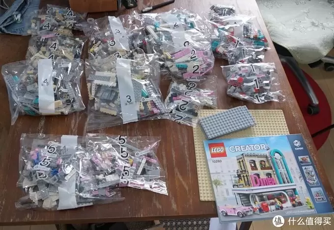 2018年街景新品 LEGO 乐高 10260 DOWNTOWN DINER 城中餐厅 2018年街景新品 LEGO 乐高 10260 DOWNTOWN DINER 城中餐厅