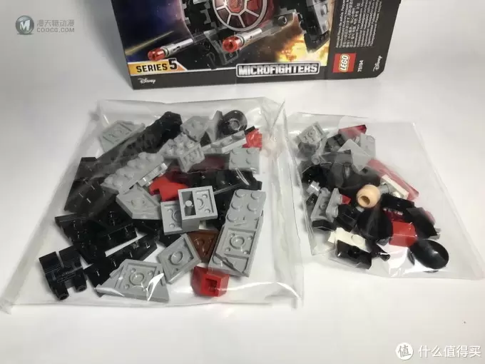 LEGO 乐高 迷你战队系列 75194 第一秩序TIE钛战机 LEGO 乐高 迷你战队系列 75194 第一秩序TIE钛战机