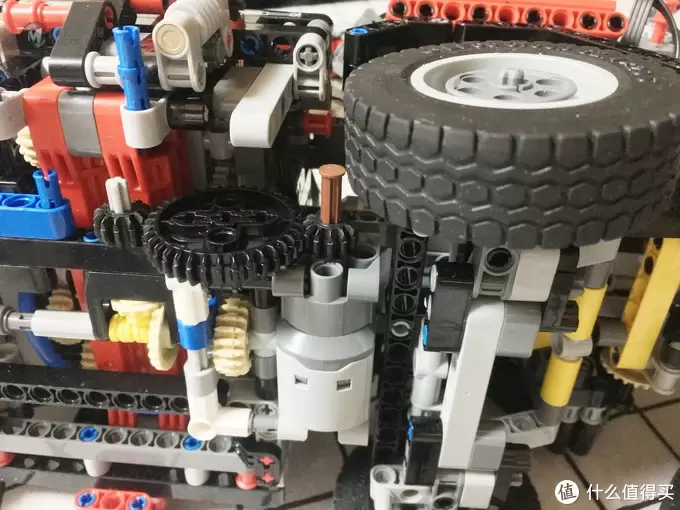 保留原版外观+功能 LEGO 乐高 42043 动力遥控改装 保留原版外观+功能 LEGO 乐高 42043 动力遥控改装