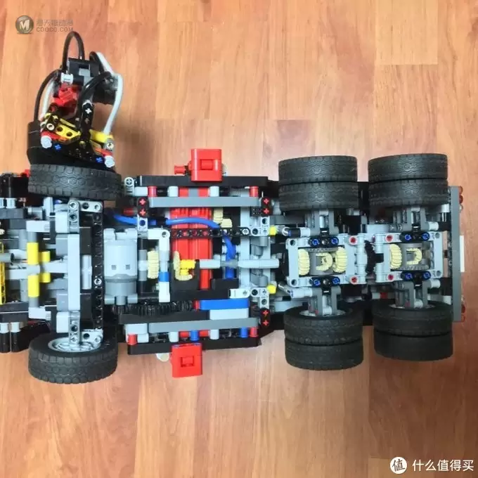 保留原版外观+功能 LEGO 乐高 42043 动力遥控改装 保留原版外观+功能 LEGO 乐高 42043 动力遥控改装