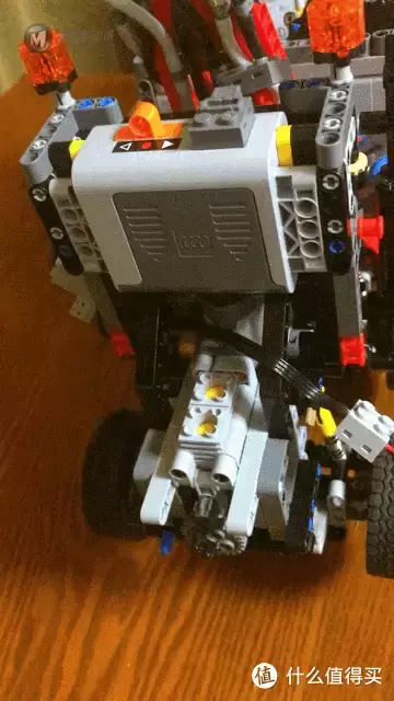 保留原版外观+功能 LEGO 乐高 42043 动力遥控改装 保留原版外观+功能 LEGO 乐高 42043 动力遥控改装