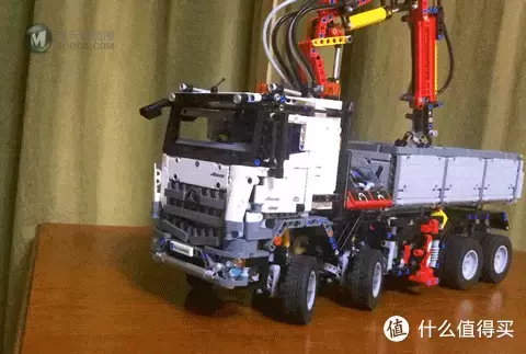保留原版外观+功能 LEGO 乐高 42043 动力遥控改装 保留原版外观+功能 LEGO 乐高 42043 动力遥控改装