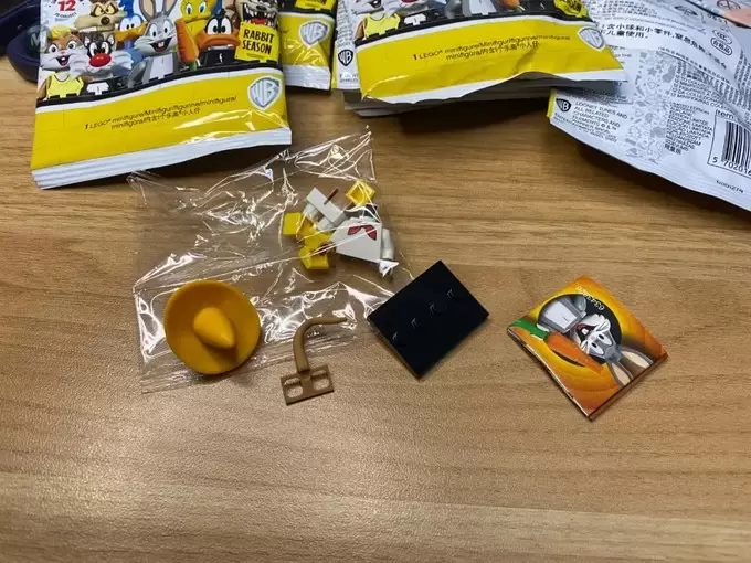 上月被买断货的71030乐一通,咱们弄了套现货,看看是否用心开模,用脚涂装? 上月被买断货的71030乐一通,咱们弄了套现货,看看是否用心开模,用脚涂装?