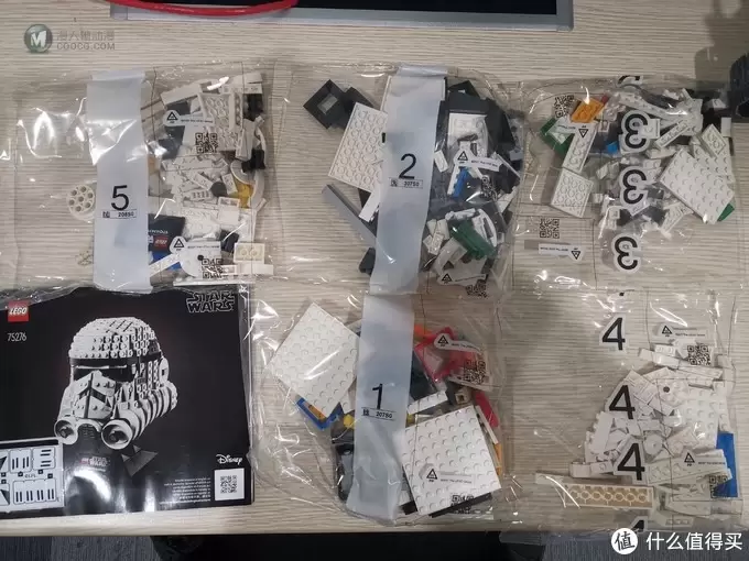 老杨的玩具仓库 篇五十一:LEGO 星战头盔系列40周年 75276 冲锋兵头盔 评测 老杨的玩具仓库 篇五十一:LEGO 星战头盔系列40周年 75276 冲锋兵头盔 评测
