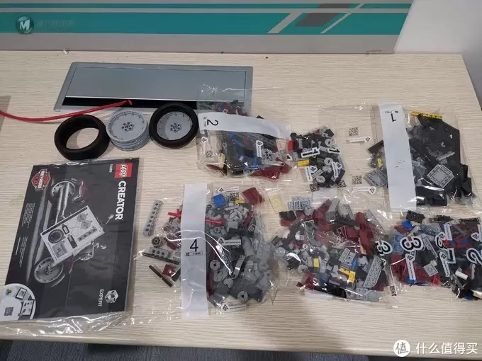 老杨的玩具仓库 篇四十六:LEGO 创意组系列 10269 哈雷肥仔摩托车 评测 老杨的玩具仓库 篇四十六:LEGO 创意组系列 10269 哈雷肥仔摩托车 评测