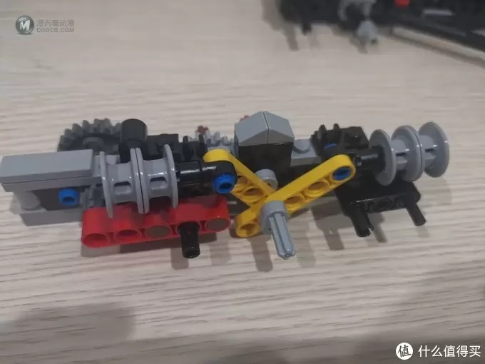 老杨的玩具仓库 篇四十六:LEGO 创意组系列 10269 哈雷肥仔摩托车 评测 老杨的玩具仓库 篇四十六:LEGO 创意组系列 10269 哈雷肥仔摩托车 评测
