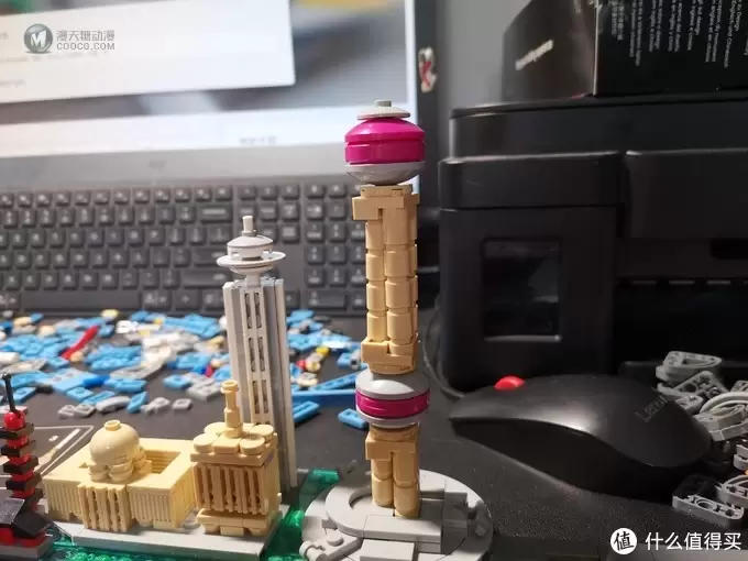 老杨的玩具仓库 篇二十八:LEGO 微型建筑21039 上海天际线 简评 老杨的玩具仓库 篇二十八:LEGO 微型建筑21039 上海天际线 简评