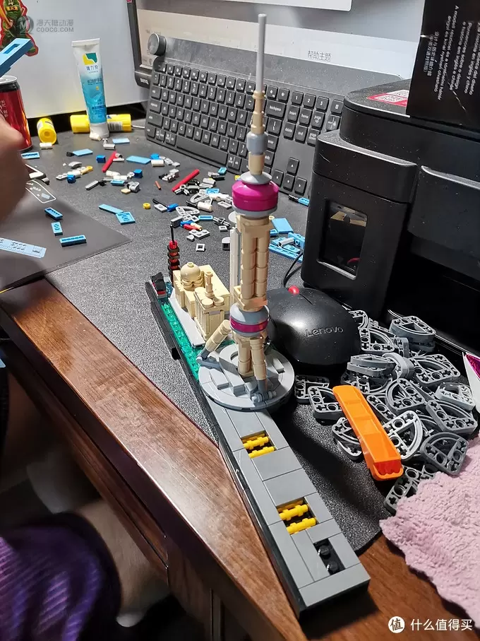老杨的玩具仓库 篇二十八:LEGO 微型建筑21039 上海天际线 简评 老杨的玩具仓库 篇二十八:LEGO 微型建筑21039 上海天际线 简评
