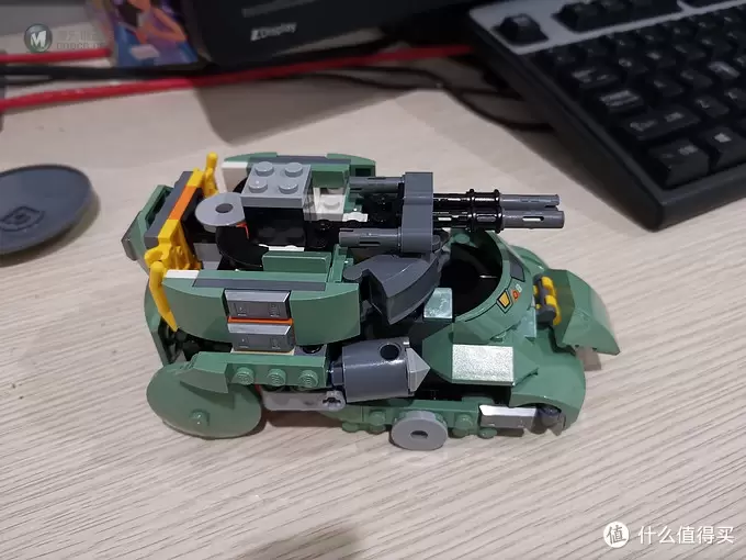 老杨的玩具仓库 篇二十六:LEGO 75976 套内MOC 坦克 老杨的玩具仓库 篇二十六:LEGO 75976 套内MOC 坦克