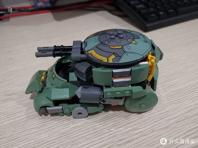 老杨的玩具仓库 篇二十六:LEGO 75976 套内MOC 坦克 老杨的玩具仓库 篇二十六:LEGO 75976 套内MOC 坦克