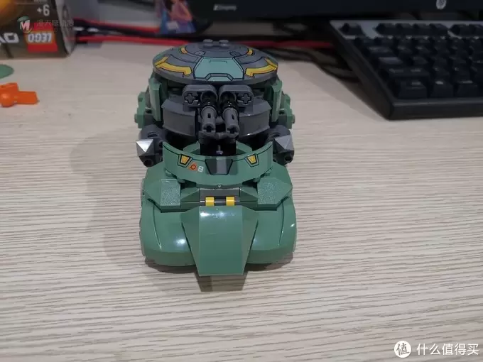 老杨的玩具仓库 篇二十六:LEGO 75976 套内MOC 坦克 老杨的玩具仓库 篇二十六:LEGO 75976 套内MOC 坦克