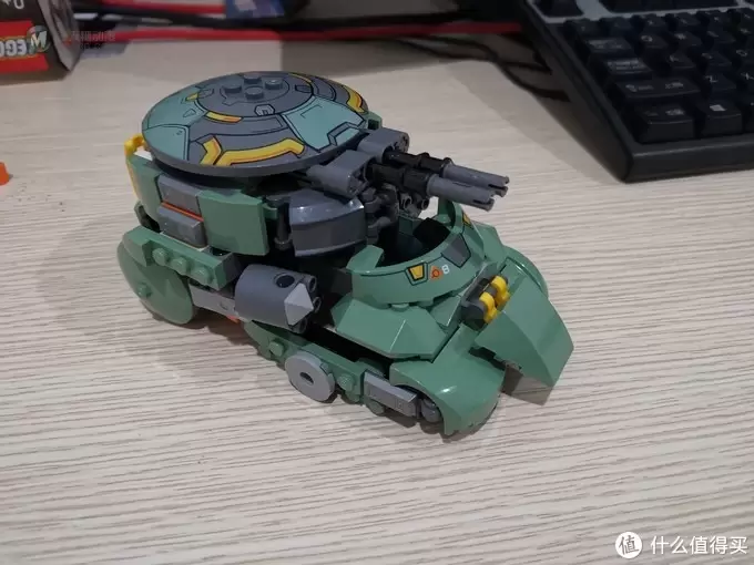 老杨的玩具仓库 篇二十六:LEGO 75976 套内MOC 坦克 老杨的玩具仓库 篇二十六:LEGO 75976 套内MOC 坦克